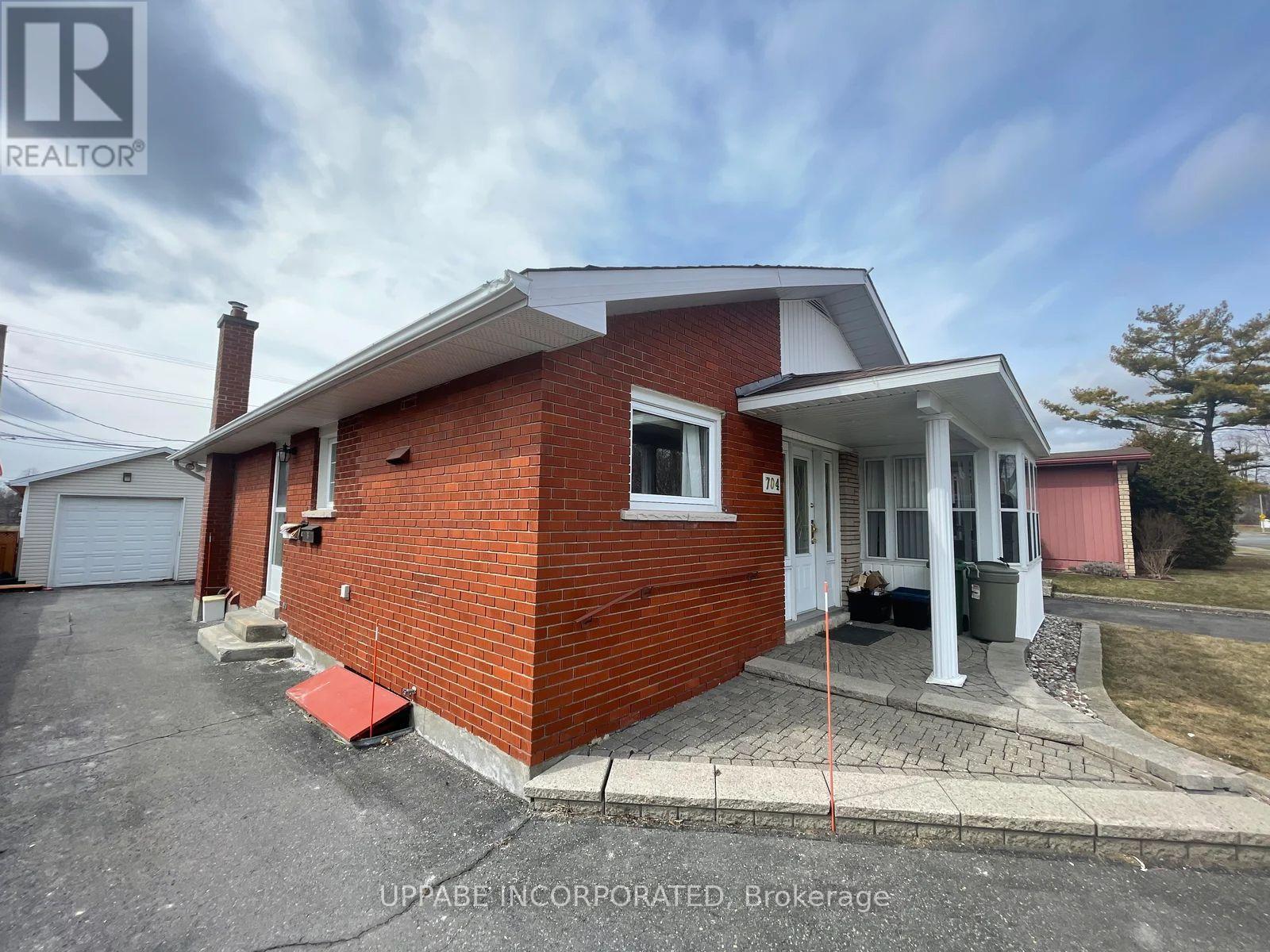 UNIT B - 704 CLAUDE STREET, Ottawa, Ontario