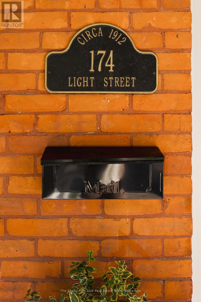 174 Light Street, Woodstock, Ontario  N4S 6H4 - Photo 4 - X12472133