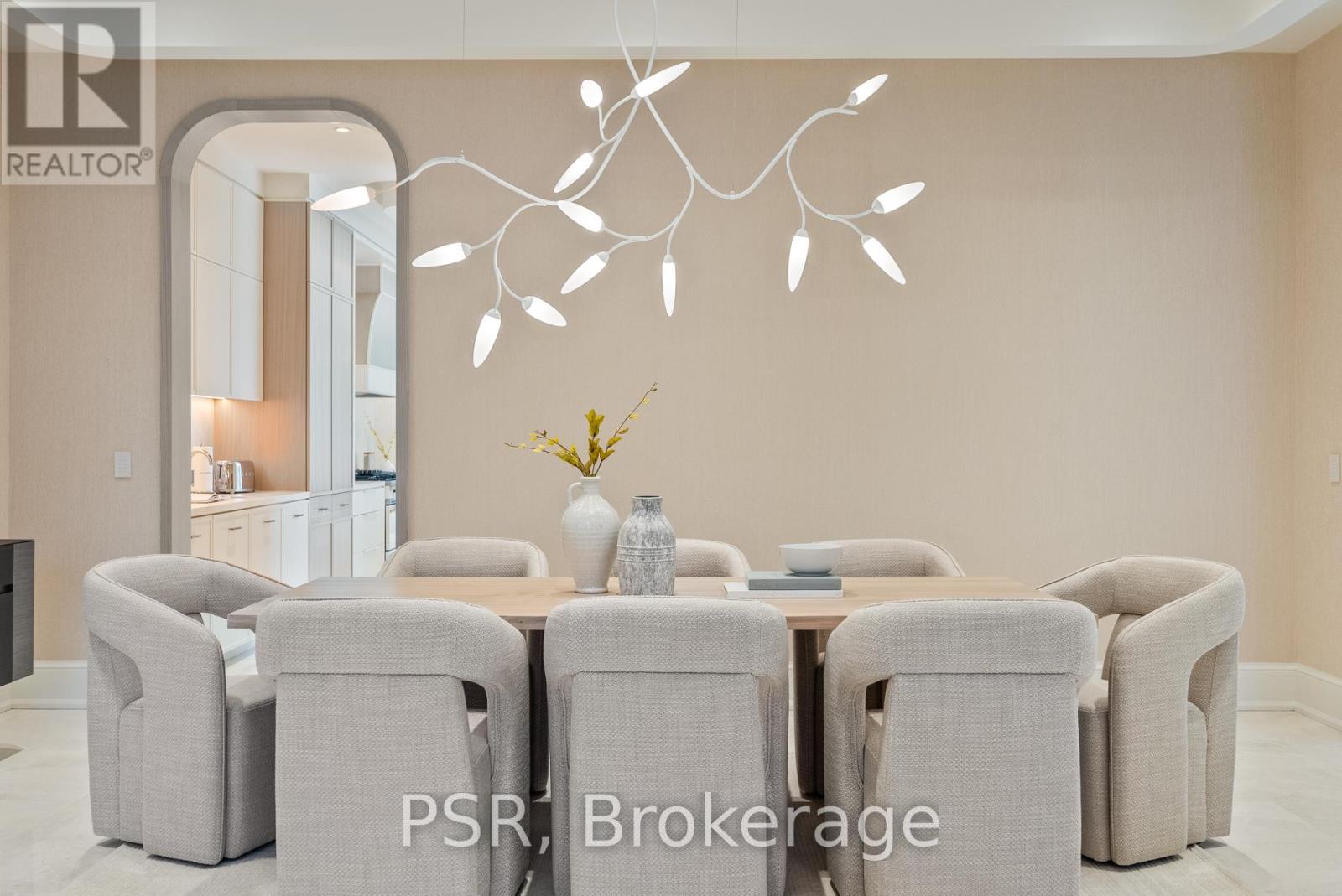 84 Old Forest Hill Road, Toronto, Ontario  M5P 2R5 - Photo 3 - C12698586