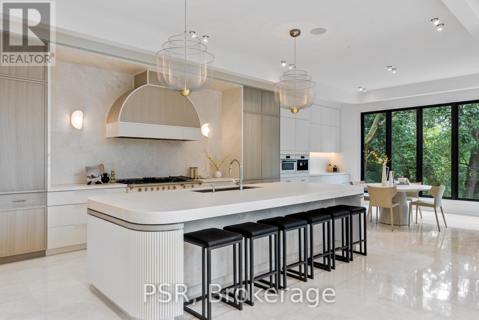 84 Old Forest Hill Road, Toronto, Ontario  M5P 2R5 - Photo 4 - C12698586