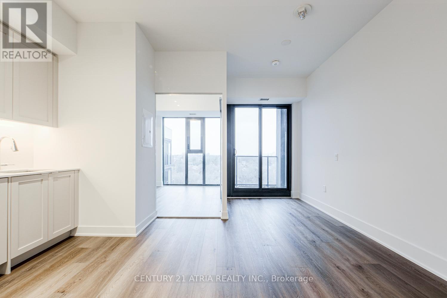 902 - 250 Lawrence Avenue, Toronto, Ontario  M5M 1B2 - Photo 3 - C12698614