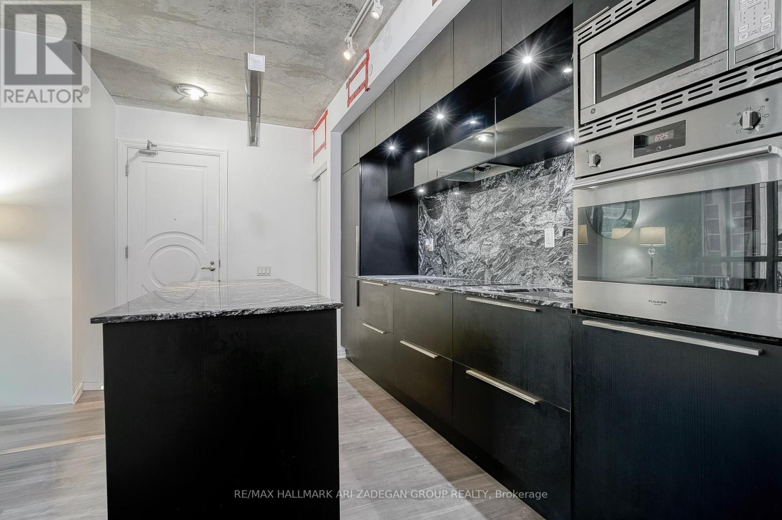 1701 - 88 Blue Jays Way, Toronto, Ontario  M5V 2G3 - Photo 9 - C12571100