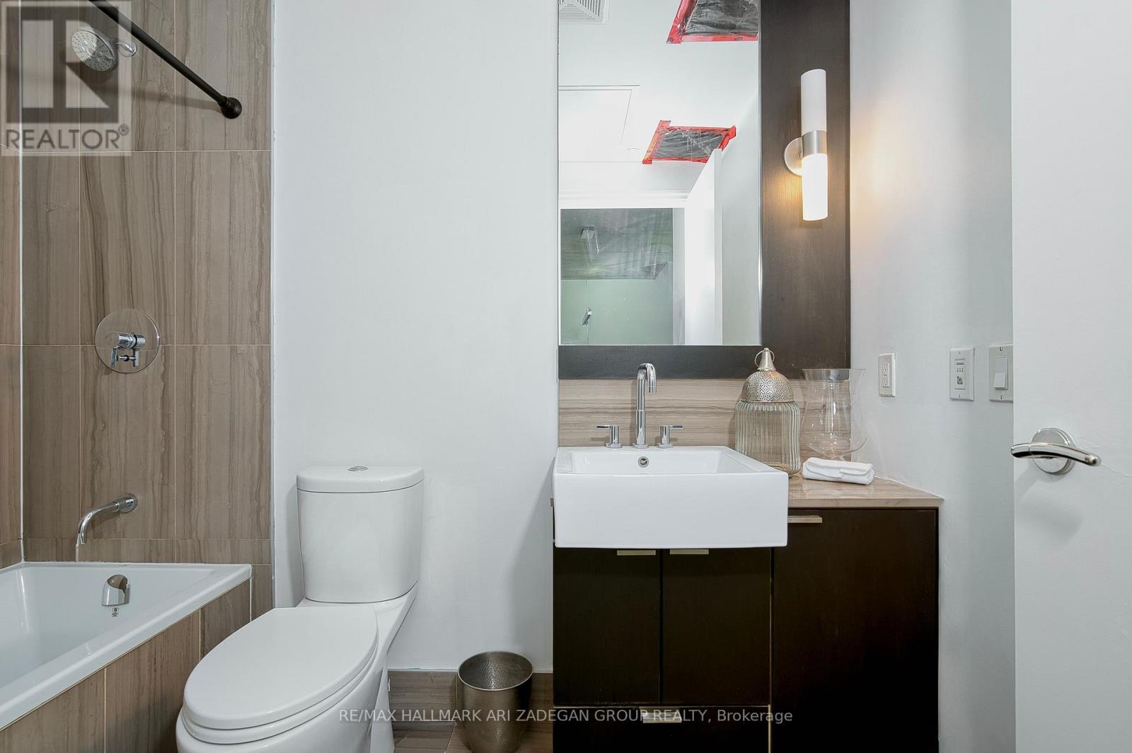 1701 - 88 Blue Jays Way, Toronto, Ontario  M5V 2G3 - Photo 15 - C12571100