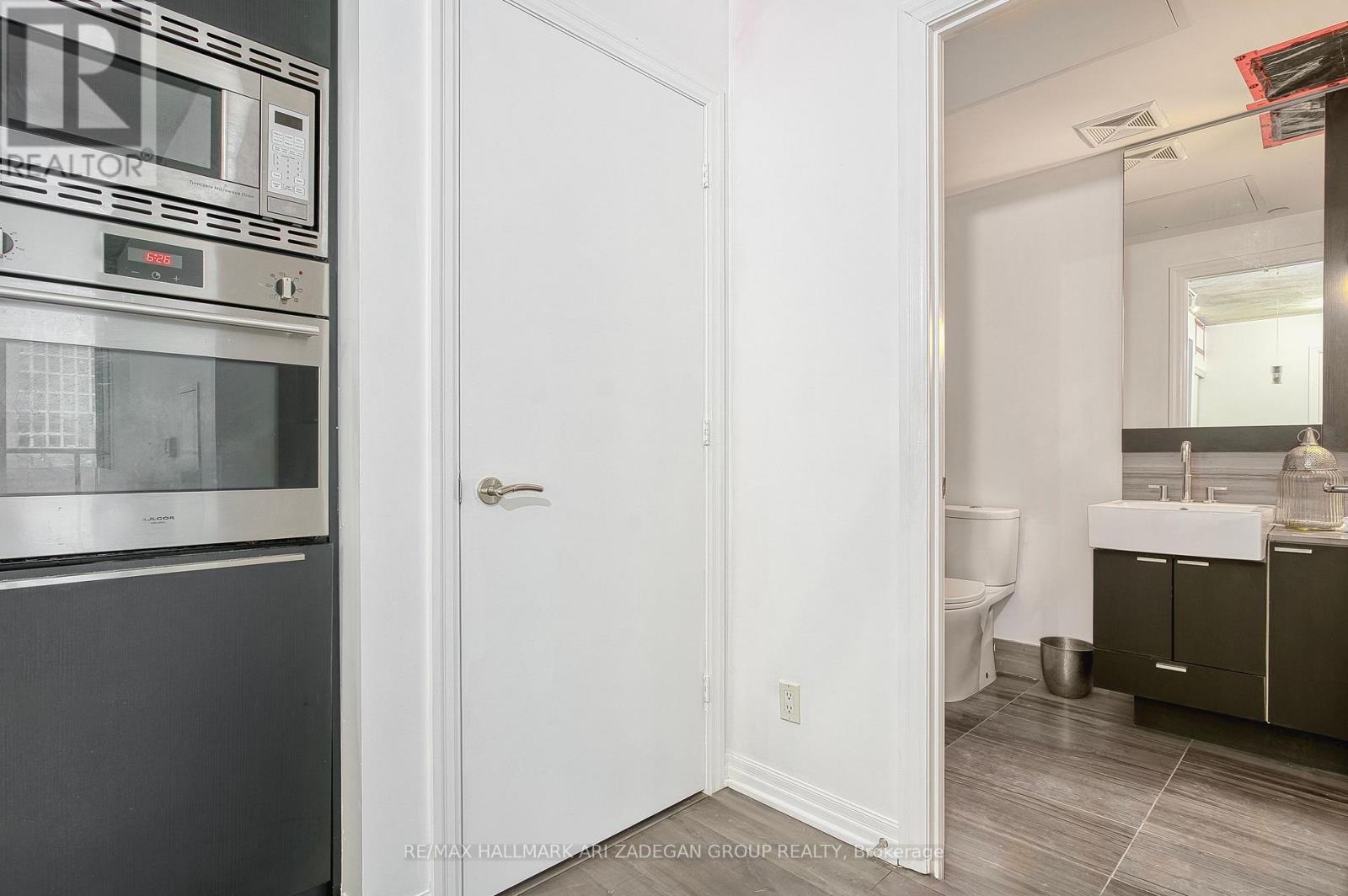 1701 - 88 Blue Jays Way, Toronto, Ontario  M5V 2G3 - Photo 18 - C12571100