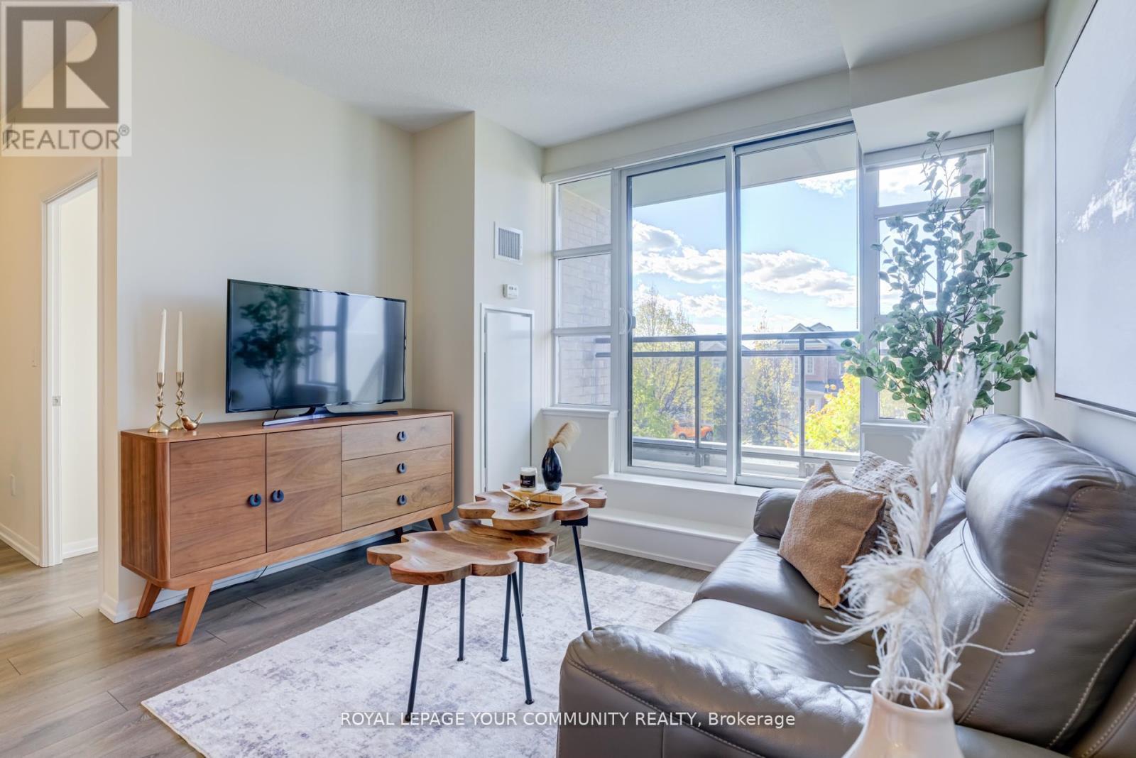 222 - 540 BUR OAK AVENUE, Markham, Ontario