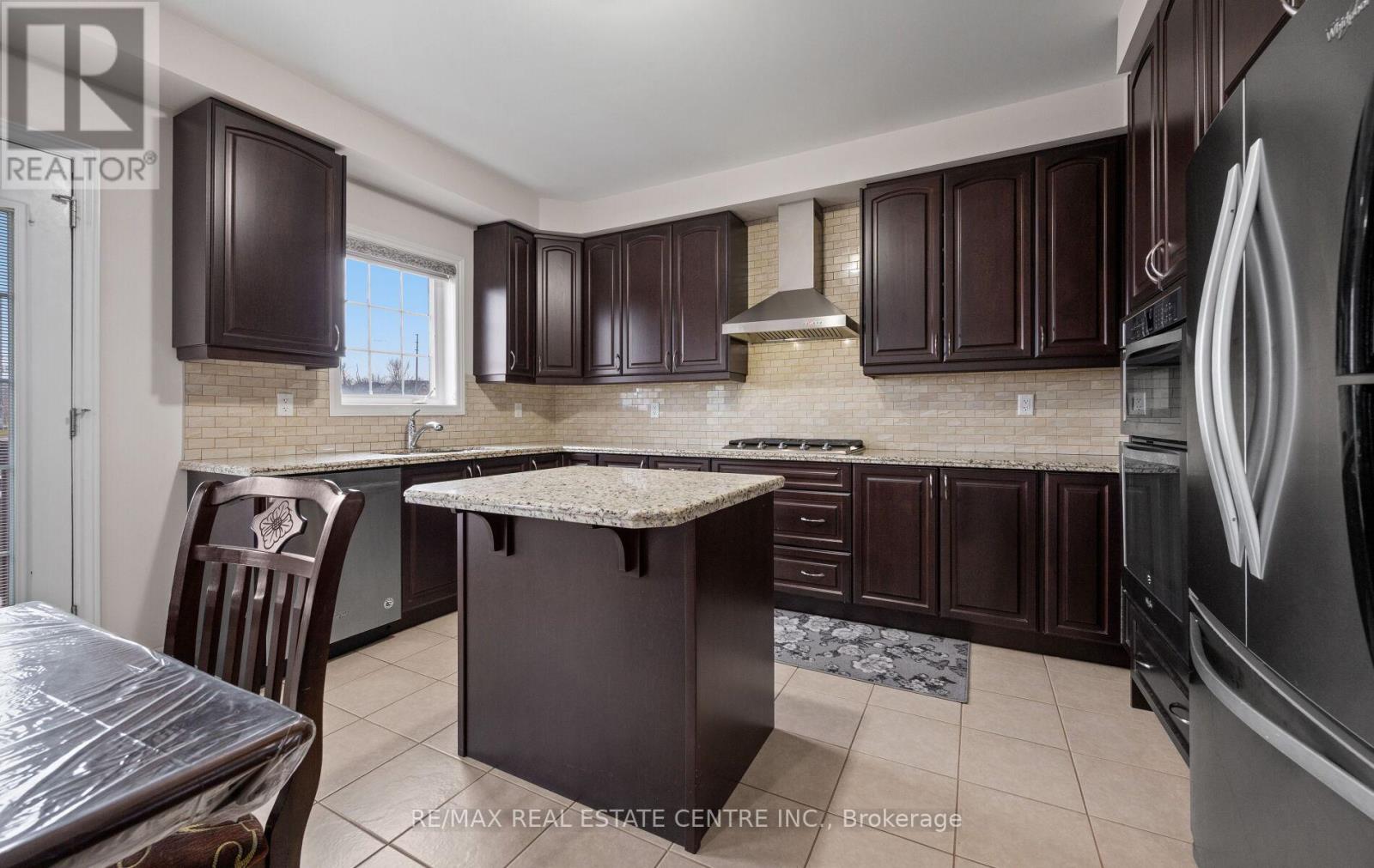 44 Hammerhead Road, Brampton, Ontario  L7A 4P9 - Photo 15 - W12698538