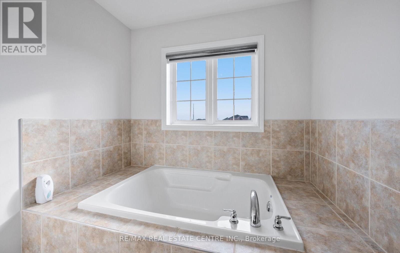 44 Hammerhead Road, Brampton, Ontario  L7A 4P9 - Photo 28 - W12698538