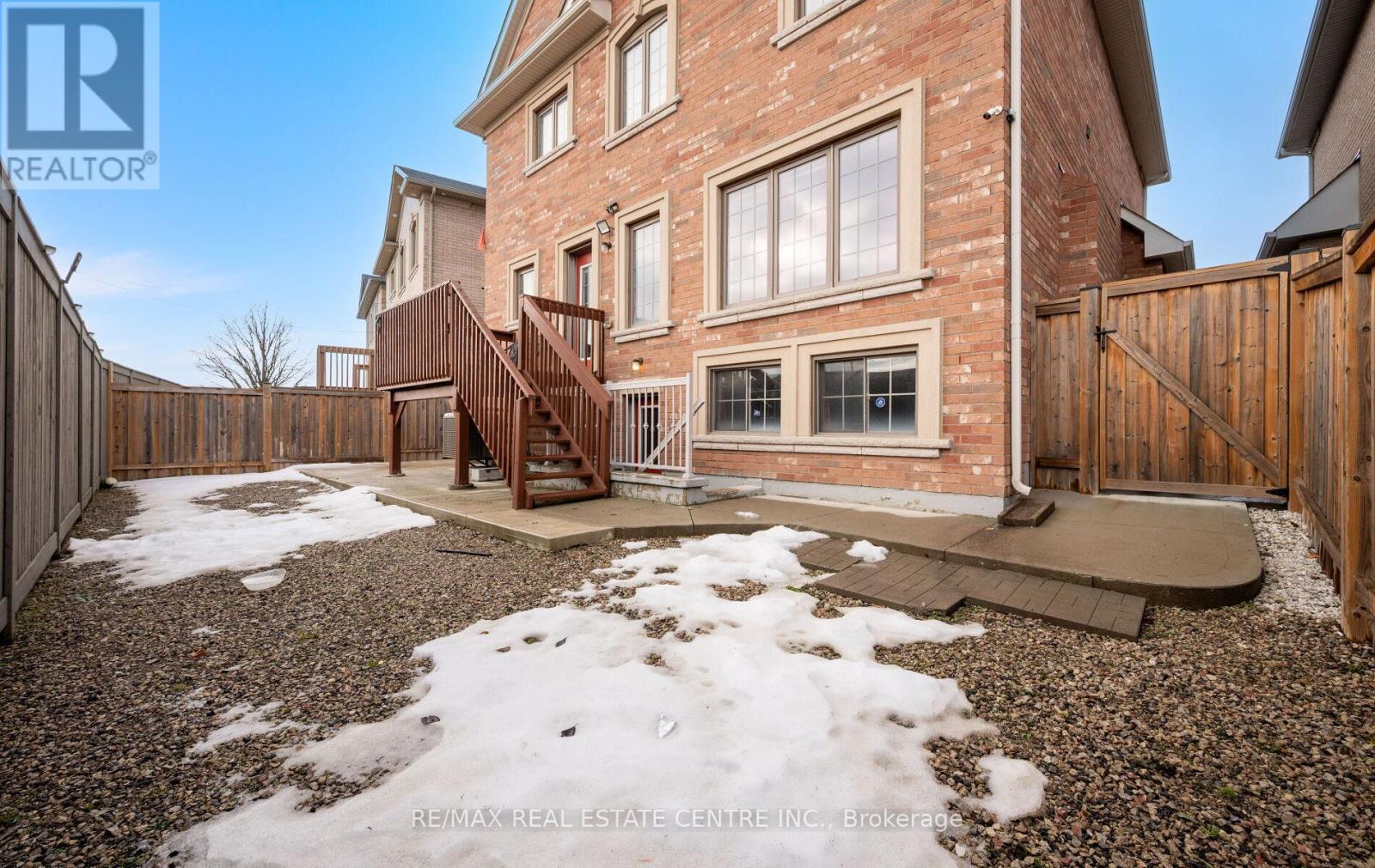 44 Hammerhead Road, Brampton, Ontario  L7A 4P9 - Photo 38 - W12698538