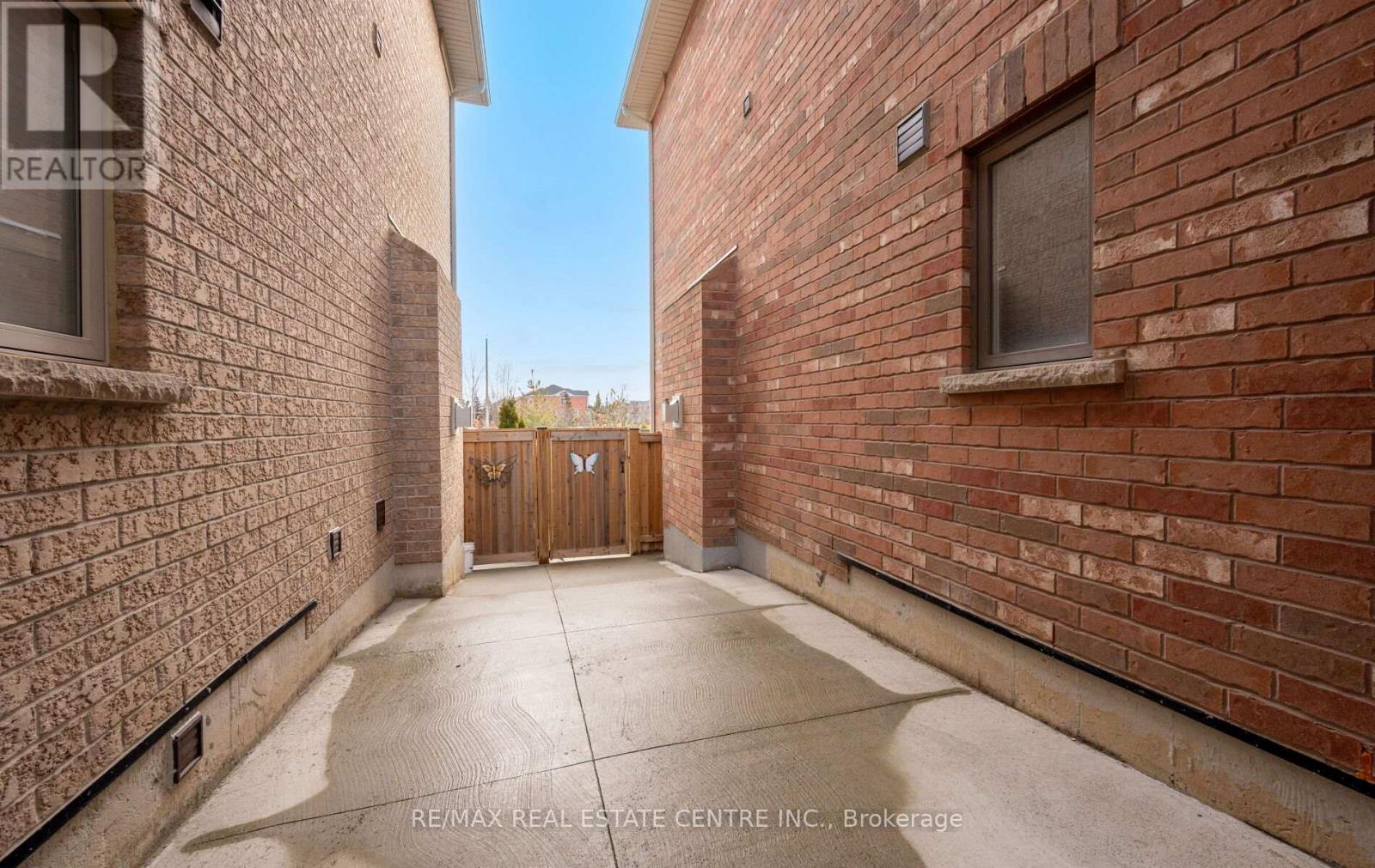 44 Hammerhead Road, Brampton, Ontario  L7A 4P9 - Photo 46 - W12698538