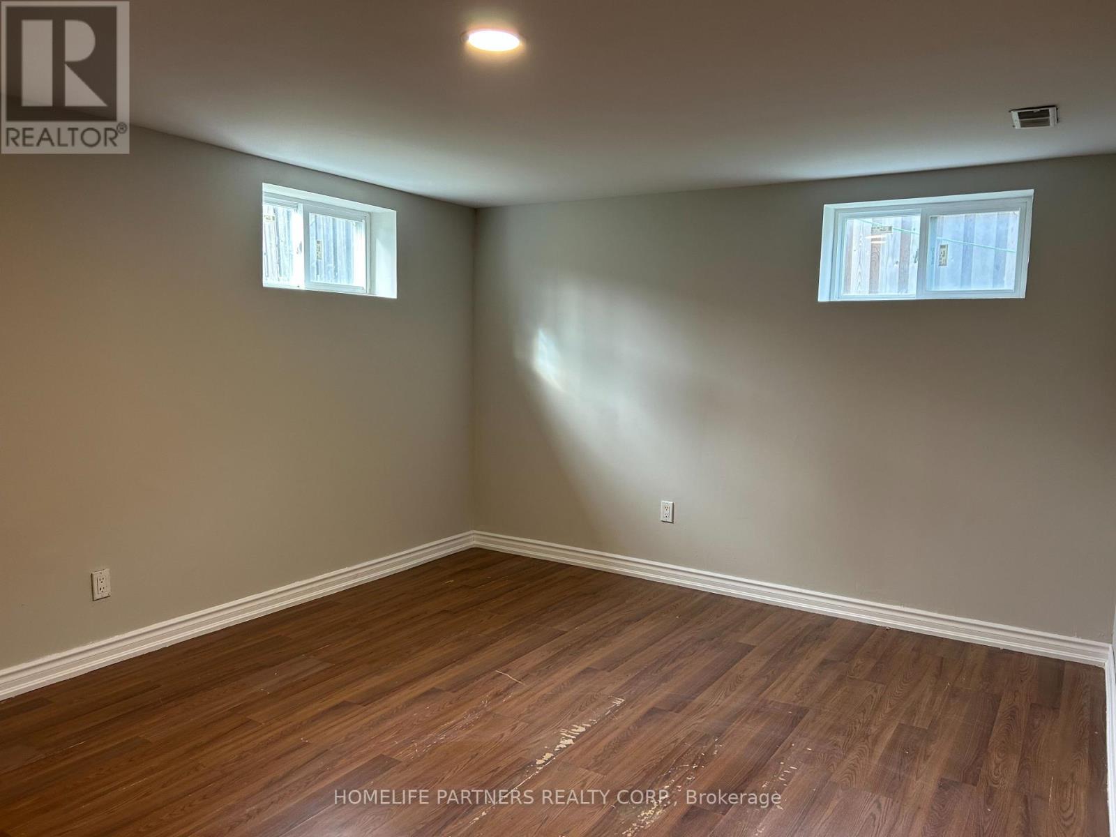 Lower - 40 Strathavon Drive, Toronto, Ontario  M9V 2H6 - Photo 17 - W12698556