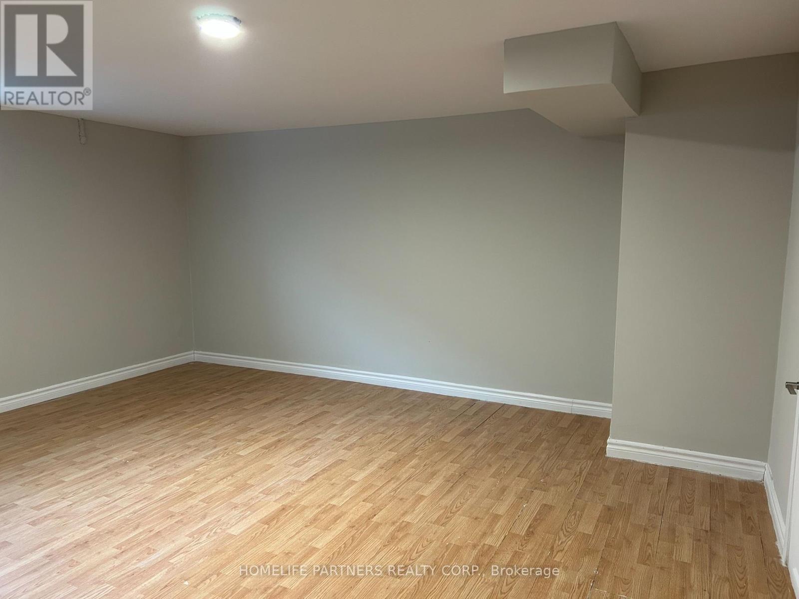 Lower - 40 Strathavon Drive, Toronto, Ontario  M9V 2H6 - Photo 19 - W12698556