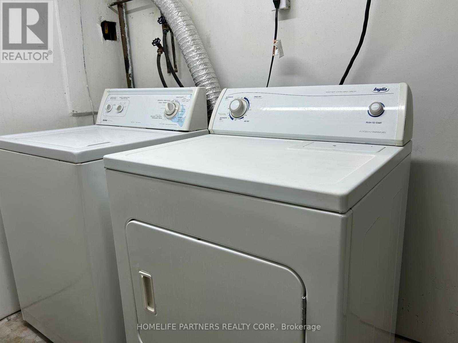 Lower - 40 Strathavon Drive, Toronto, Ontario  M9V 2H6 - Photo 23 - W12698556