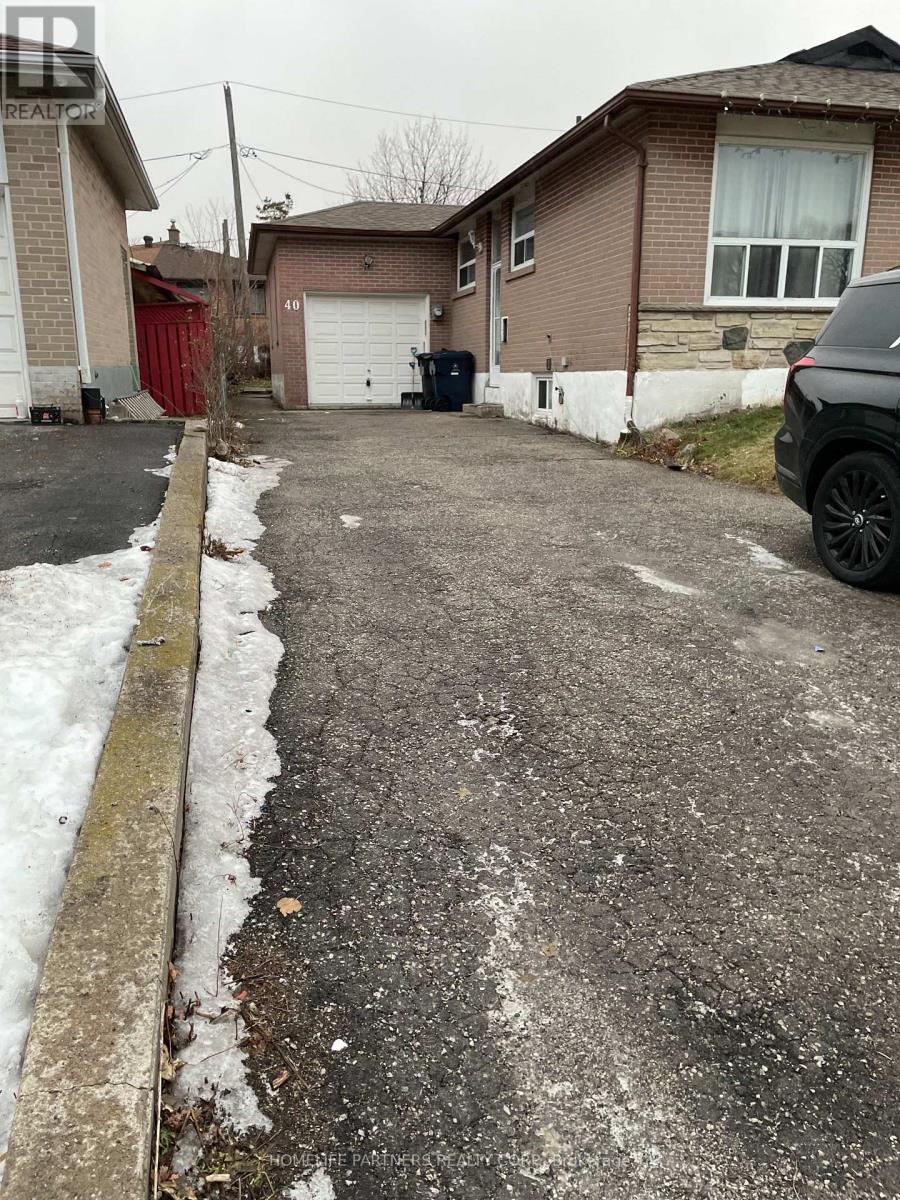 Lower - 40 Strathavon Drive, Toronto, Ontario  M9V 2H6 - Photo 26 - W12698556