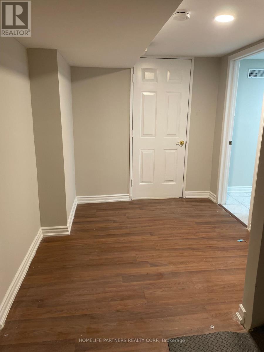 Lower - 40 Strathavon Drive, Toronto, Ontario  M9V 2H6 - Photo 3 - W12698556