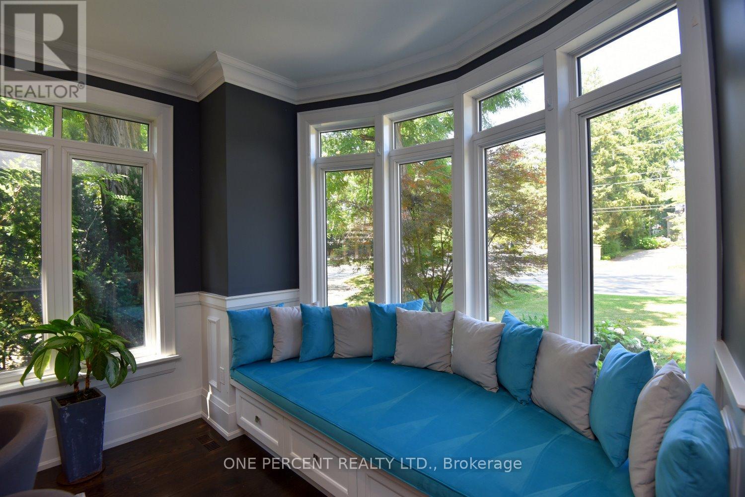 4180 Lakeshore Road, Burlington, Ontario  L7L 1A4 - Photo 5 - W12698560