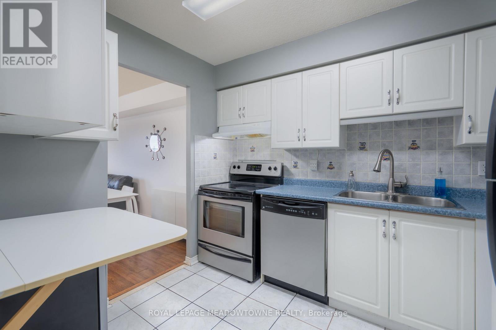 404 - 32 Tannery Street, Mississauga, Ontario  L5M 6T6 - Photo 18 - W12698572