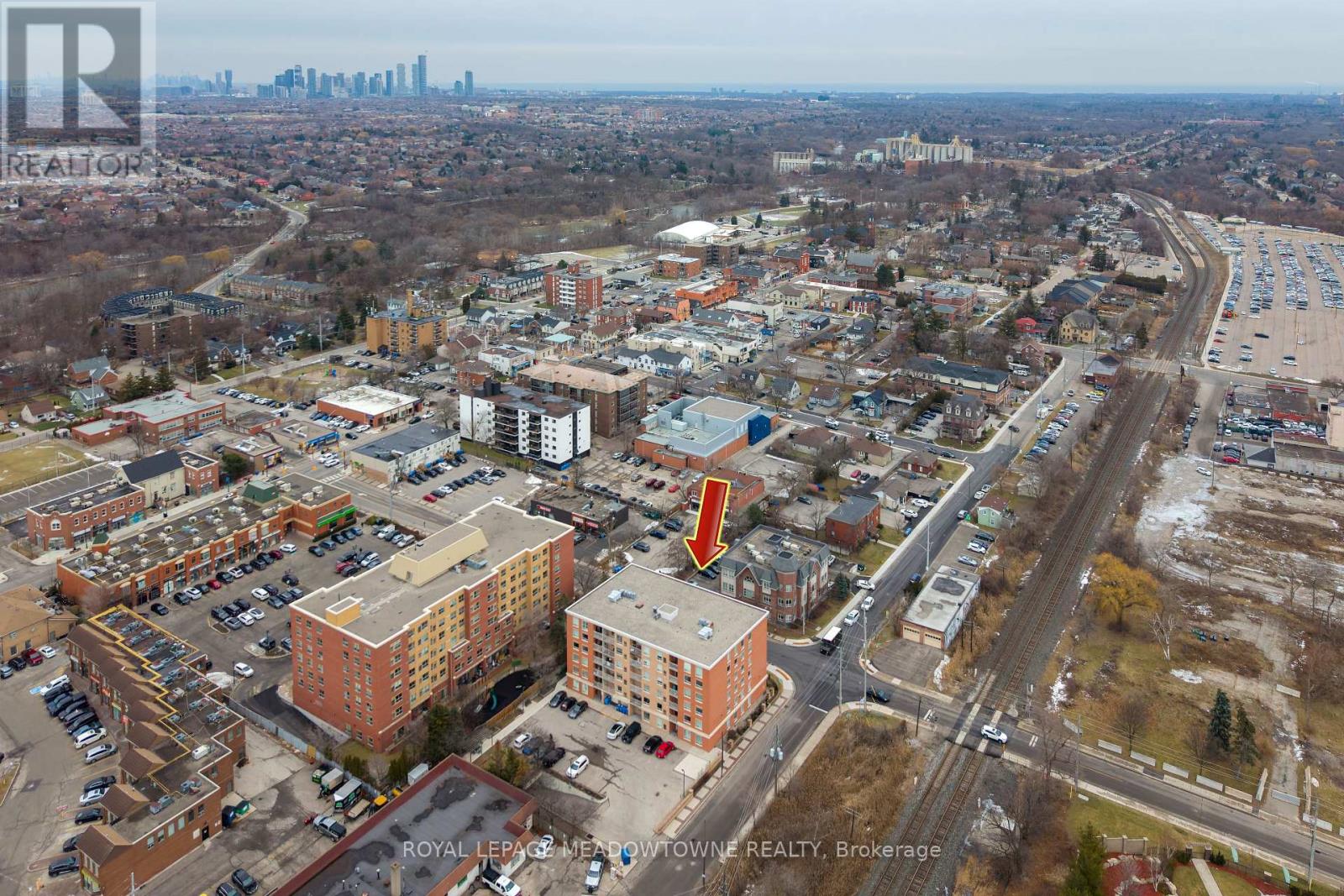 404 - 32 Tannery Street, Mississauga, Ontario  L5M 6T6 - Photo 2 - W12698572