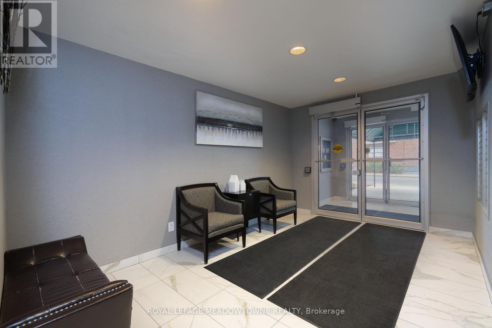 404 - 32 Tannery Street, Mississauga, Ontario  L5M 6T6 - Photo 4 - W12698572