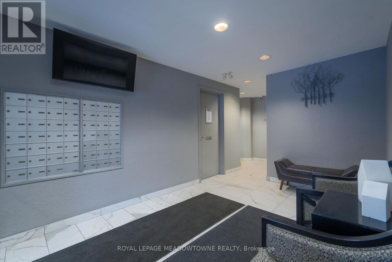 404 - 32 Tannery Street, Mississauga, Ontario  L5M 6T6 - Photo 5 - W12698572