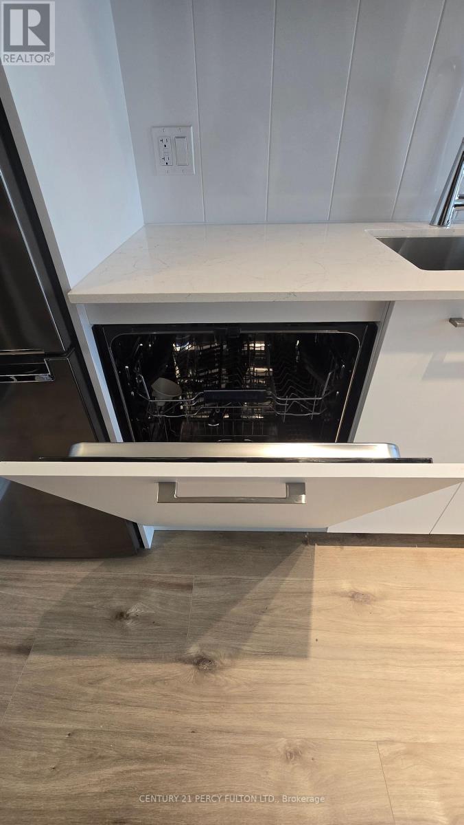 209 - 500 Plains Road E, Burlington, Ontario  L7T 0C8 - Photo 4 - W12698620