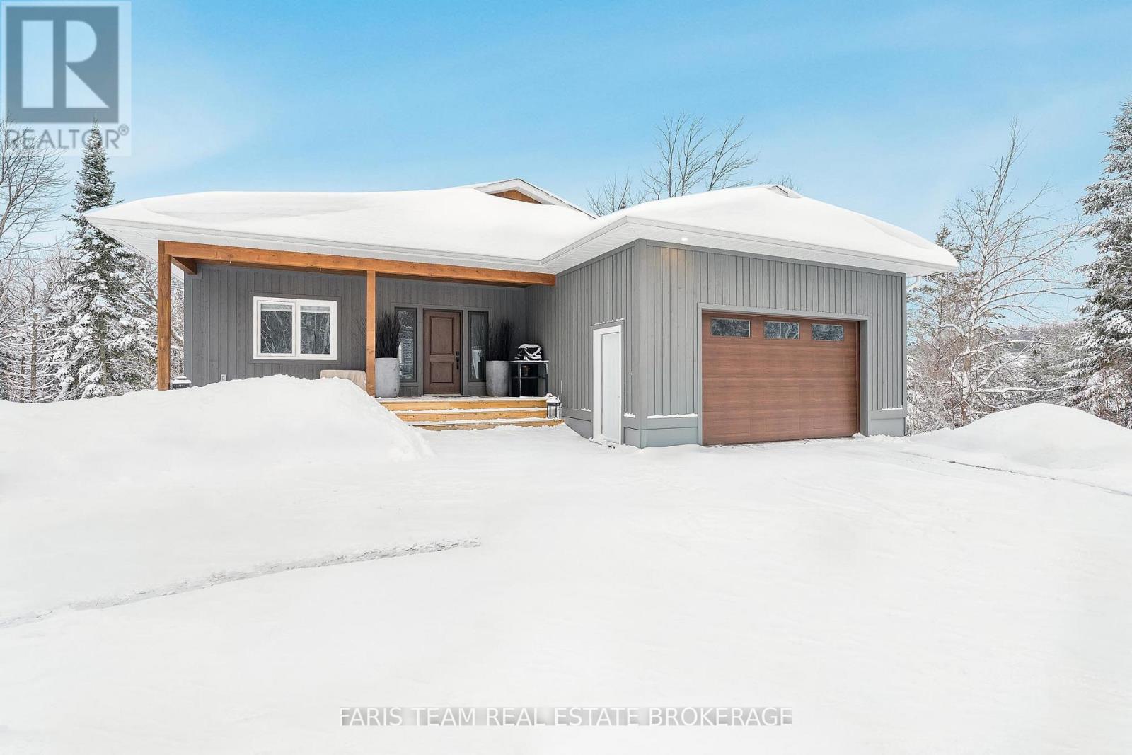298 Yearley Road, Huntsville, Ontario  P0B 1M0 - Photo 2 - X12698598