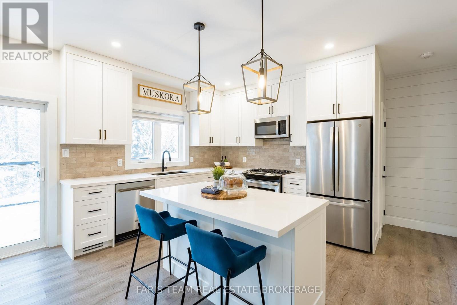 298 Yearley Road, Huntsville, Ontario  P0B 1M0 - Photo 4 - X12698598