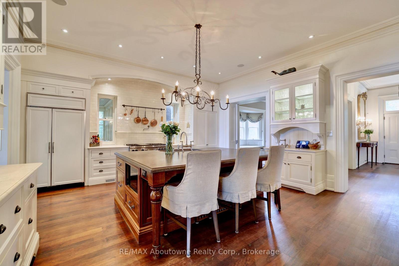 350 King Street, Oakville, Ontario  L6J 1C2 - Photo 12 - W12698652