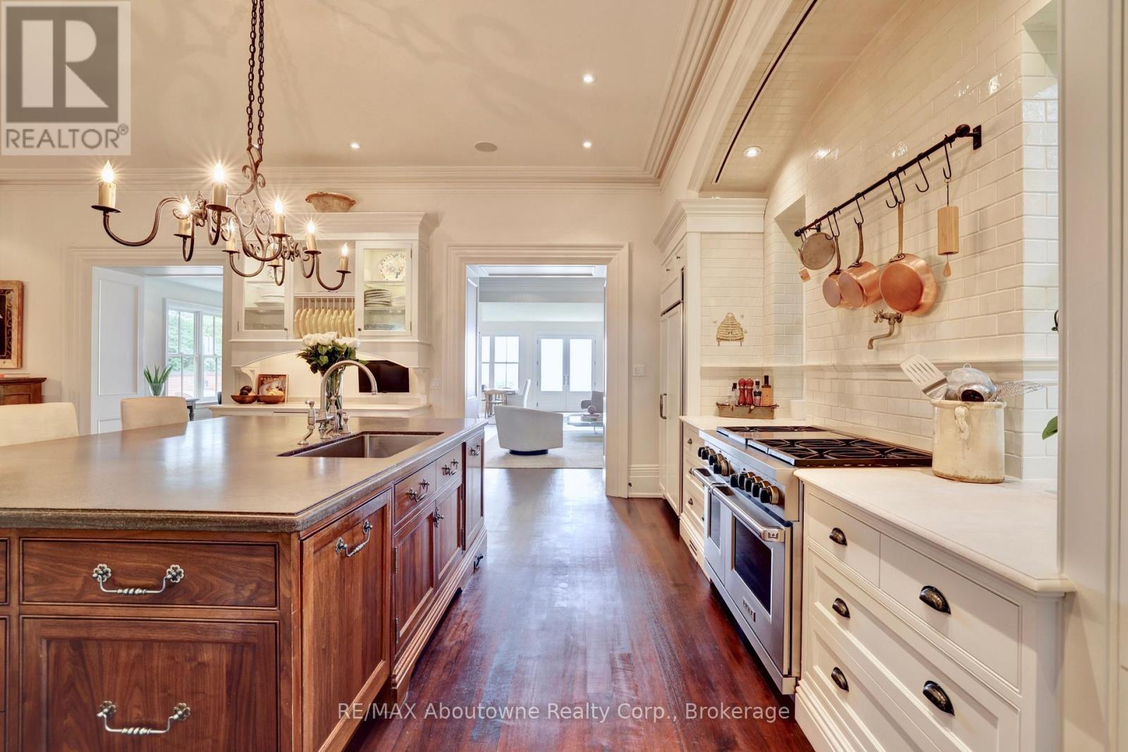 350 King Street, Oakville, Ontario  L6J 1C2 - Photo 13 - W12698652