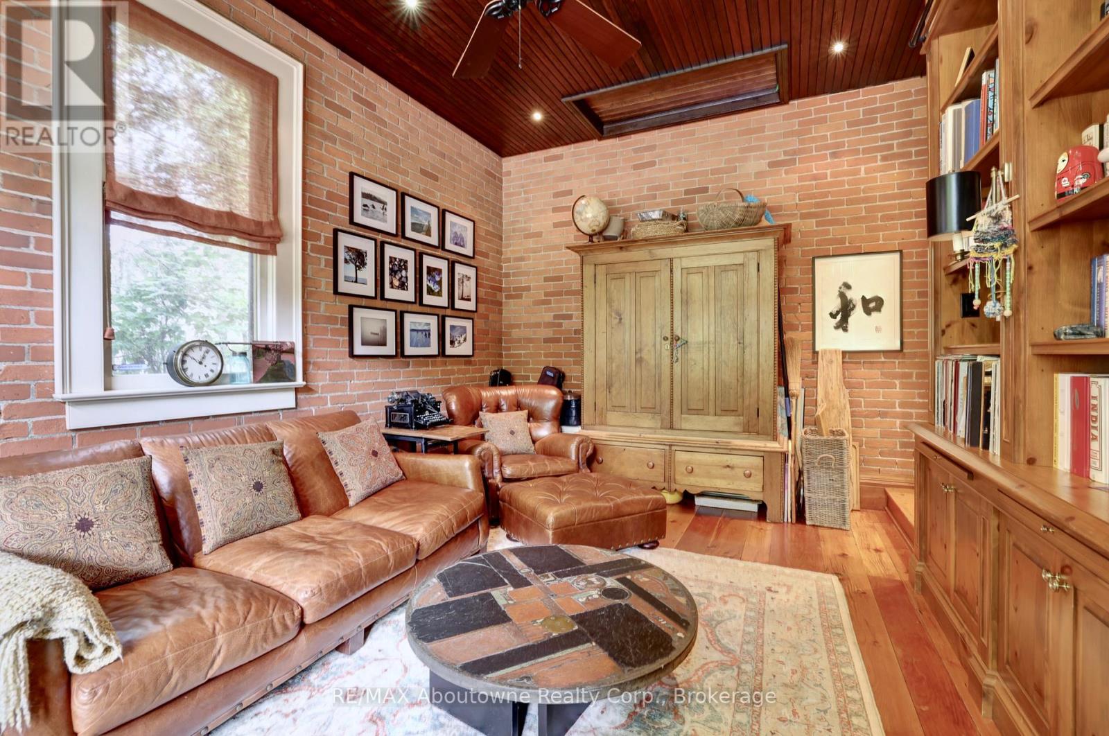 350 King Street, Oakville, Ontario  L6J 1C2 - Photo 9 - W12698652