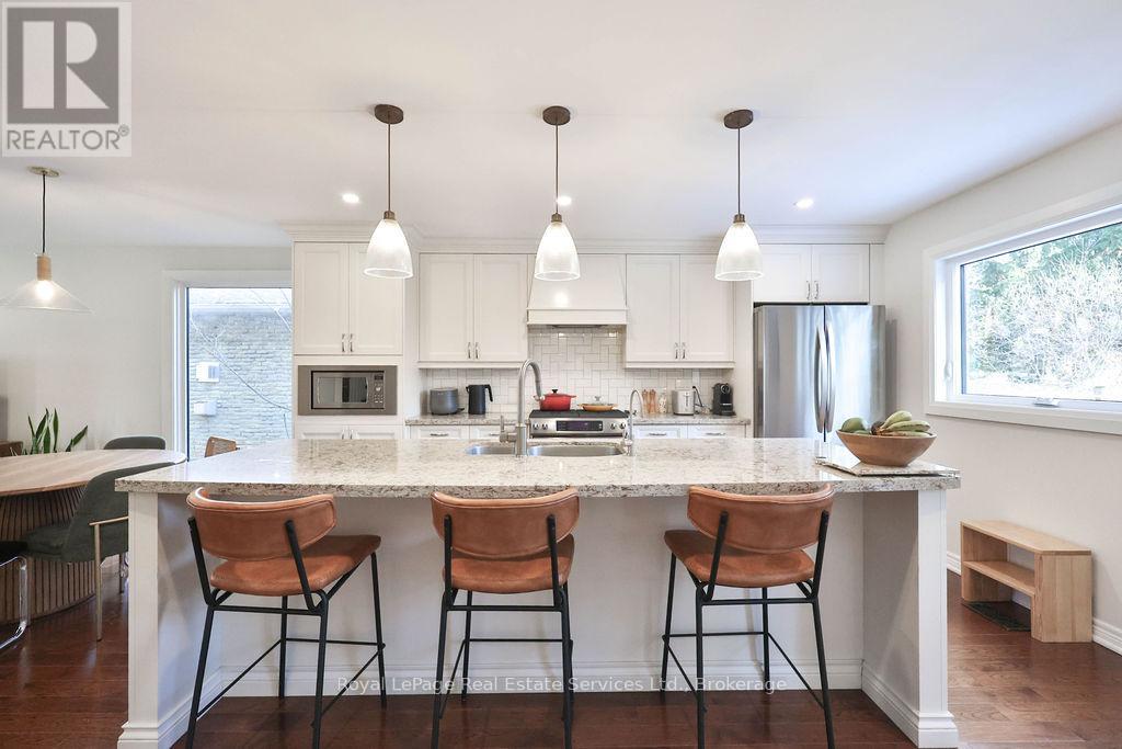 482 Anthony Drive, Oakville, Ontario  L6J 2K5 - Photo 10 - W12698684