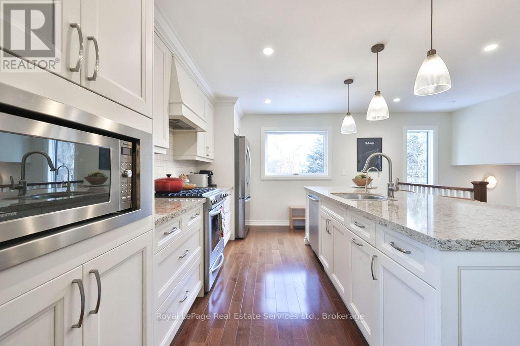 482 Anthony Drive, Oakville, Ontario  L6J 2K5 - Photo 11 - W12698684