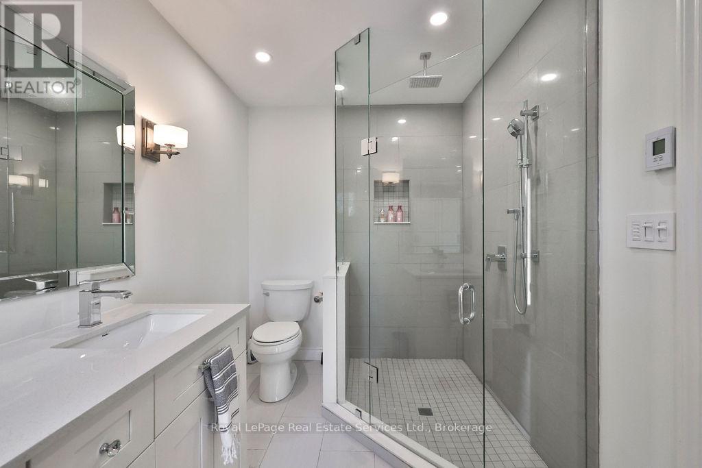 482 Anthony Drive, Oakville, Ontario  L6J 2K5 - Photo 20 - W12698684