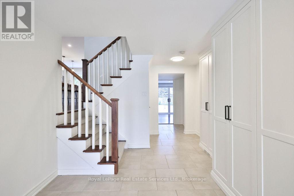 482 Anthony Drive, Oakville, Ontario  L6J 2K5 - Photo 5 - W12698684