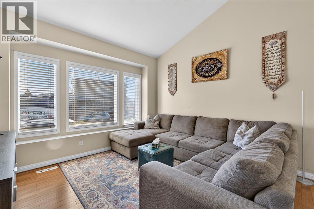 139 Castledale Way Ne, Calgary, Alberta  T3J 2A4 - Photo 7 - A2278900