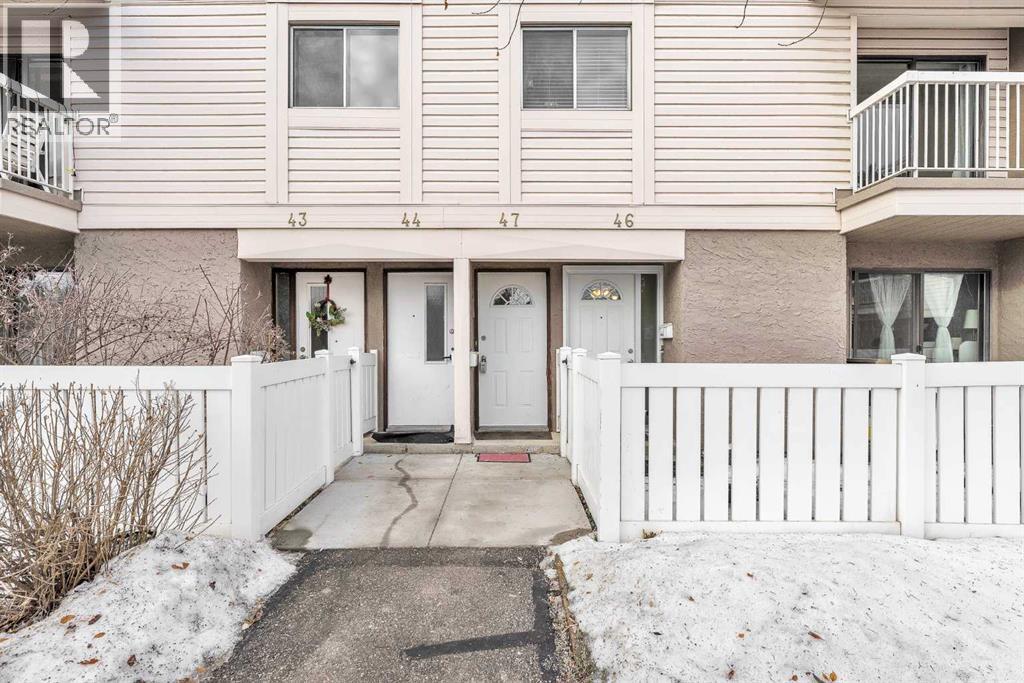 47, 3015 51 Street Sw, Calgary, Alberta  T3E 6N5 - Photo 2 - A2279287