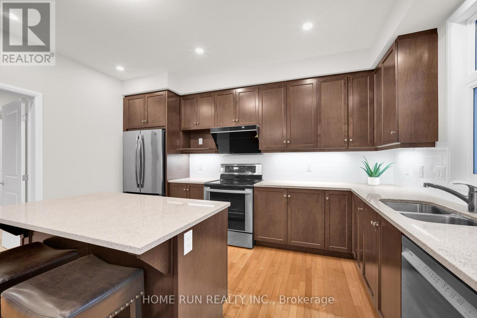 100 Lochhouse Walk, Ottawa, Ontario  K2J 6A4 - Photo 15 - X12670420