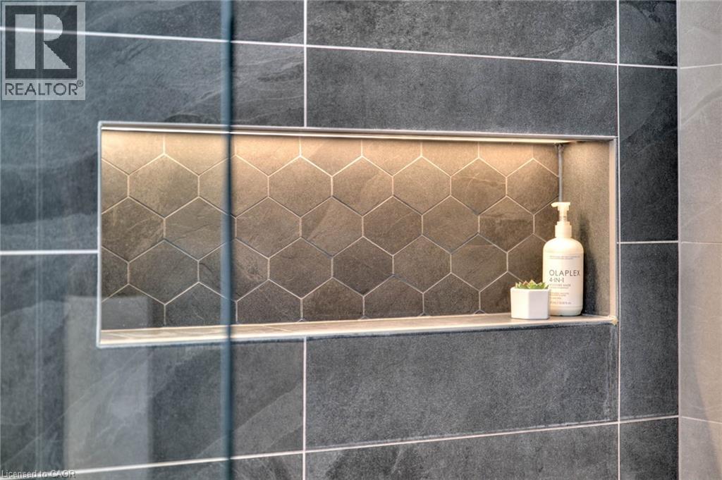 38 Shirk Place, Kitchener, Ontario  N2K 1R4 - Photo 10 - 40798273