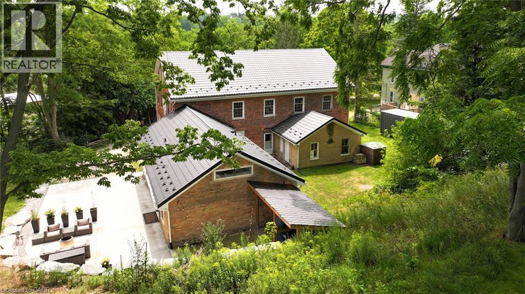 38 Shirk Place, Kitchener, Ontario  N2K 1R4 - Photo 2 - 40798273