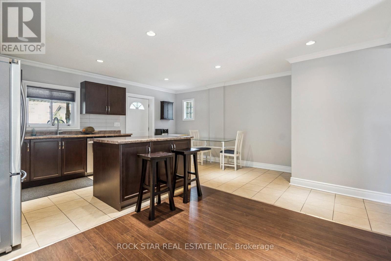 34 Cliff Avenue, Hamilton, Ontario  L8V 2R9 - Photo 5 - X12698432