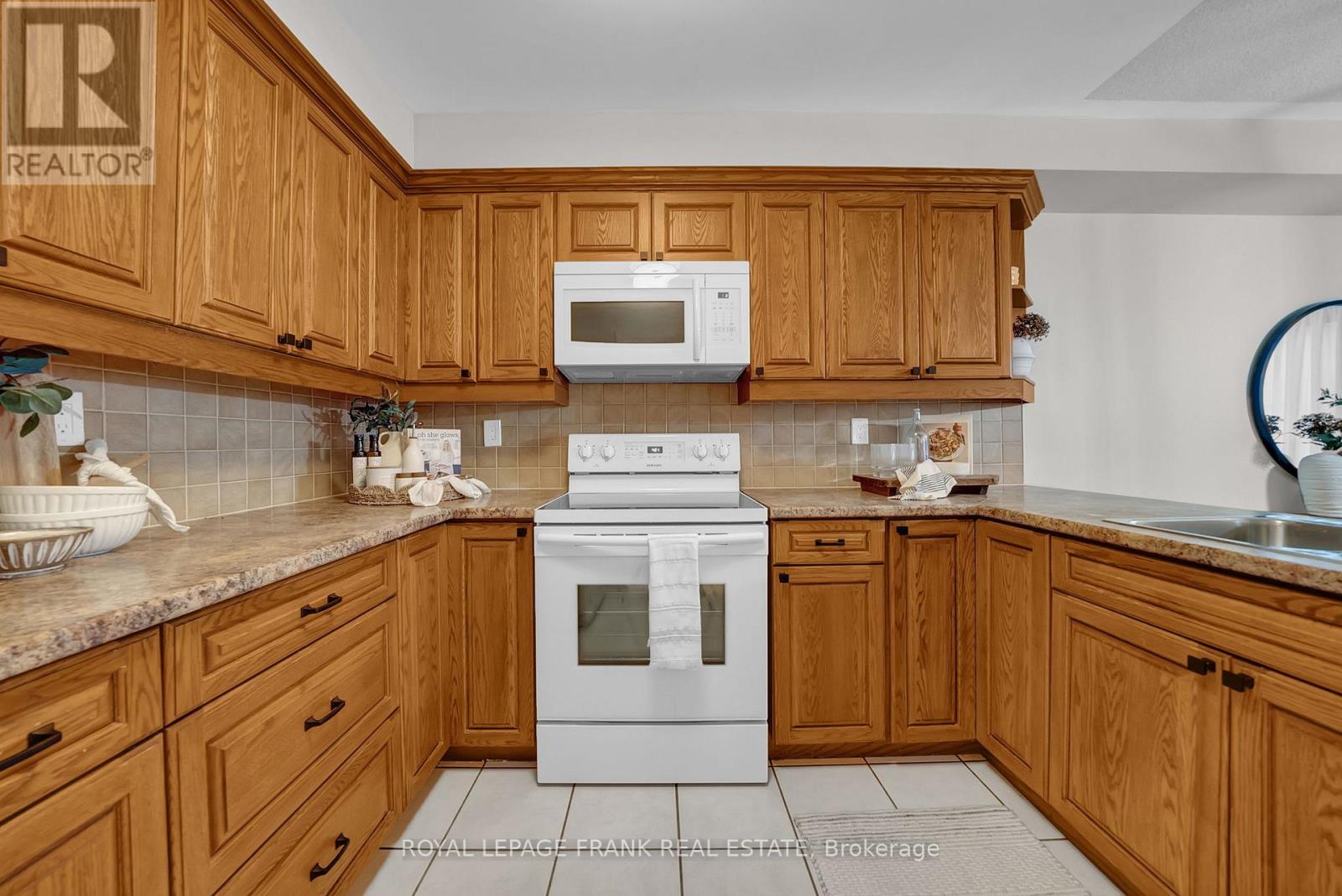 146 Wilkins Crescent, Clarington, Ontario  L1E 3B5 - Photo 3 - E12698678