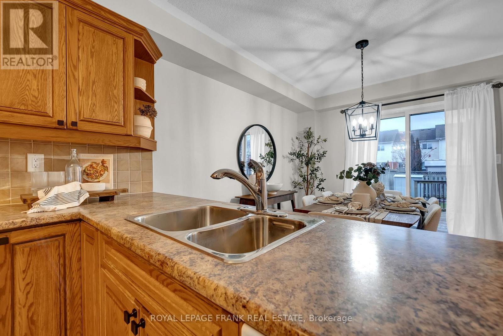 146 Wilkins Crescent, Clarington, Ontario  L1E 3B5 - Photo 4 - E12698678