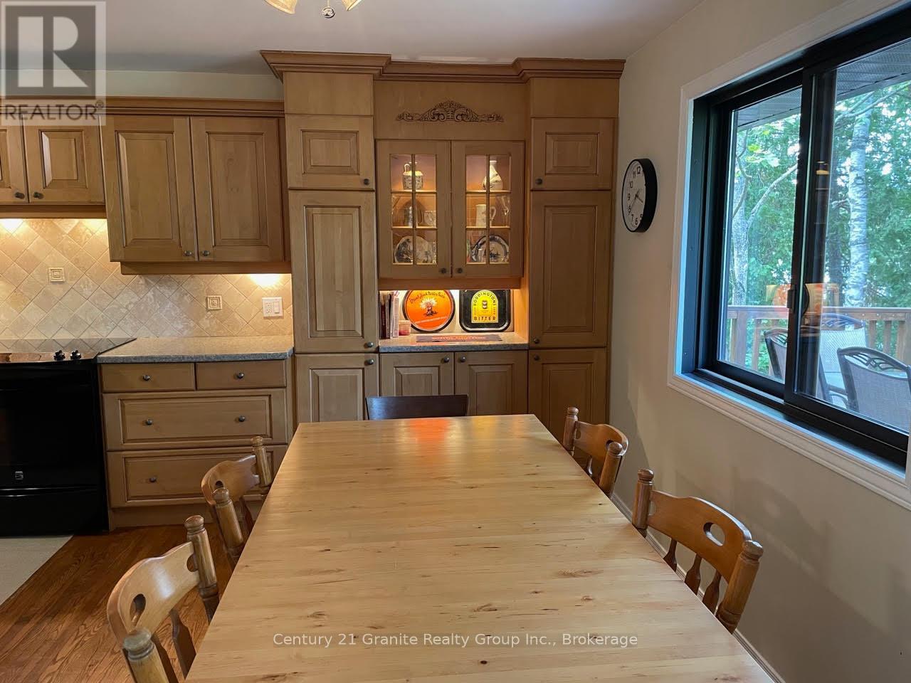 1119 Wampum Road, Dysart Et Al, Ontario  K0M 1S0 - Photo 7 - X12698628