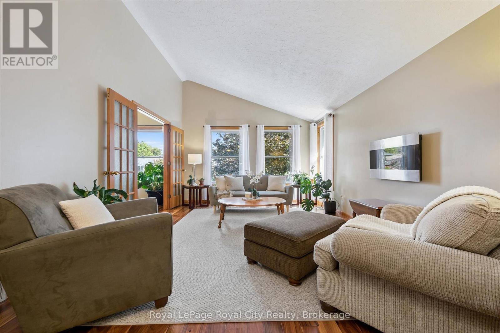 28 Wimbledon Road, Guelph (Willow West/sugarbush/west Acres), Ontario  N1H 7N1 - Photo 8 - X12698752