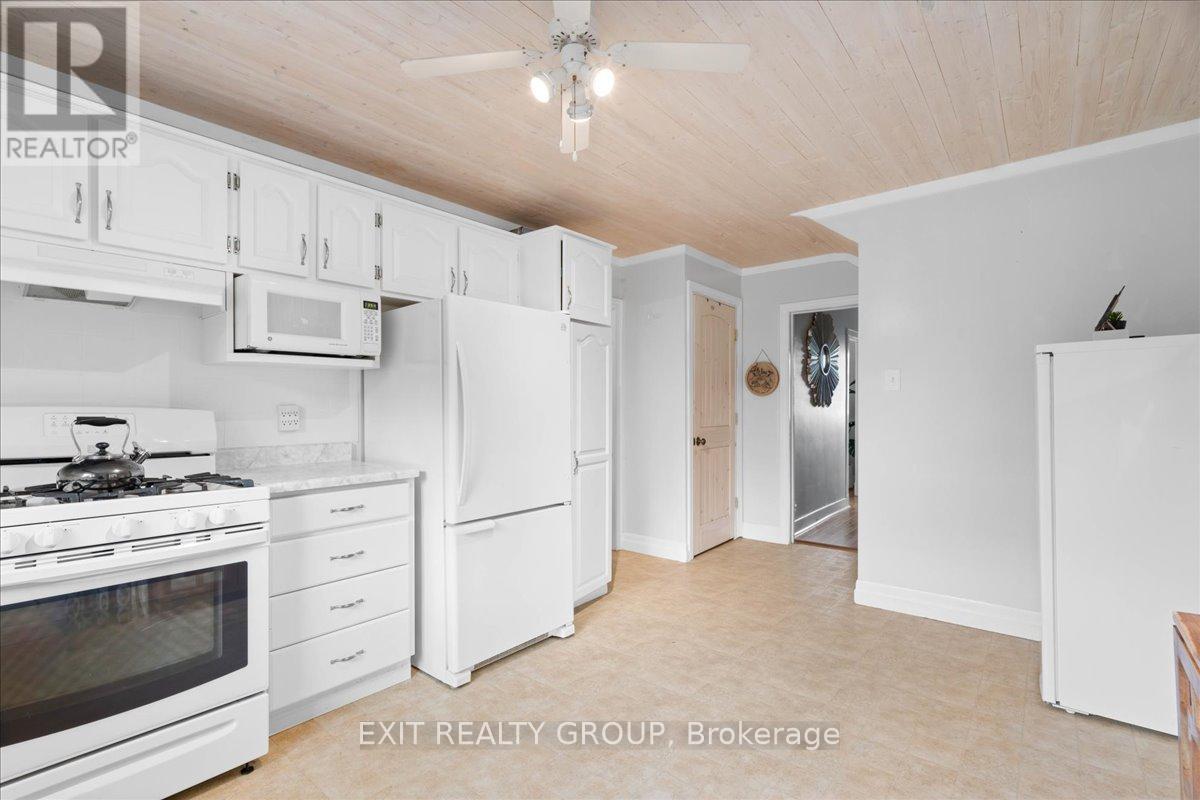 22714 Loyalist Parkway, Quinte West, Ontario  K8V 5P7 - Photo 15 - X12698758