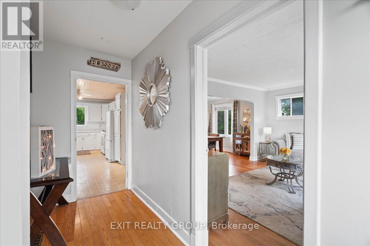 22714 Loyalist Parkway, Quinte West, Ontario  K8V 5P7 - Photo 4 - X12698758