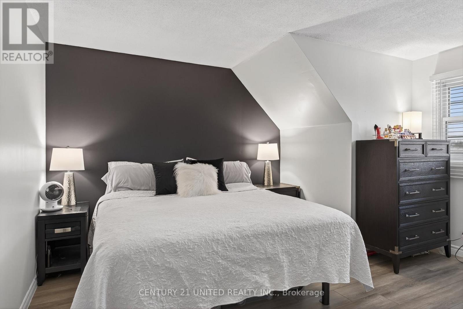 965 Hiawatha Line, Otonabee-South Monaghan, Ontario  K9J 6X8 - Photo 25 - X12698830