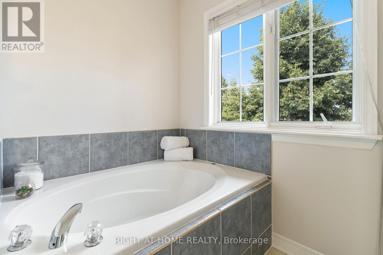 139 Locheland Crescent, Ottawa, Ontario  K2G 6H3 - Photo 20 - X12698704