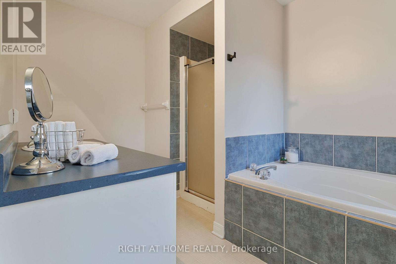 139 Locheland Crescent, Ottawa, Ontario  K2G 6H3 - Photo 21 - X12698704