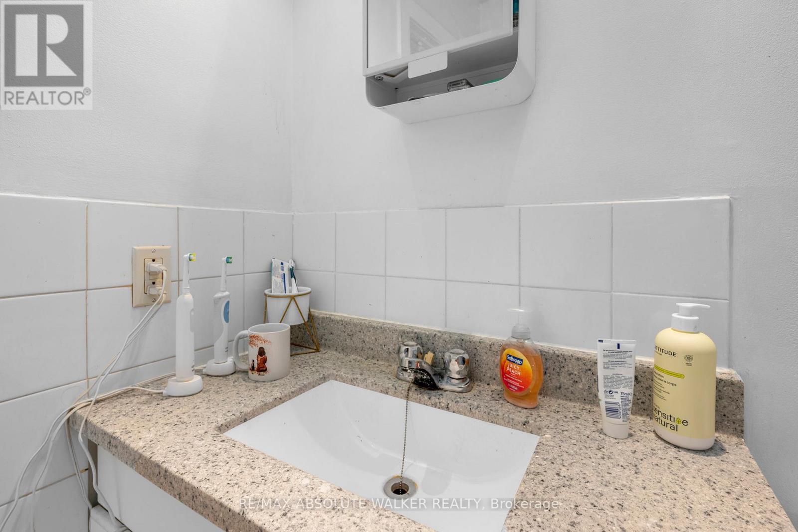 Unit 2 - 71 Genest Street, Ottawa, Ontario  K1L 7Z1 - Photo 17 - X12698706