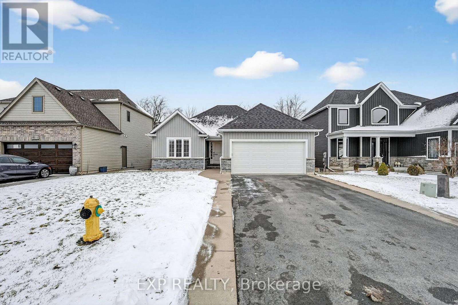 4032 Village Creek Drive, Fort Erie, Ontario  L0S 1S0 - Photo 2 - X12698712